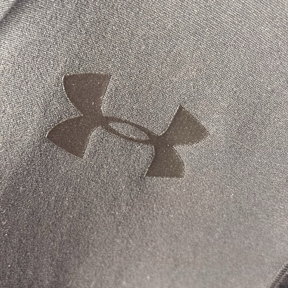 UnderArmour Lightweight, Zippered. No Tags, Fits like a Small - Picture 3 of 6